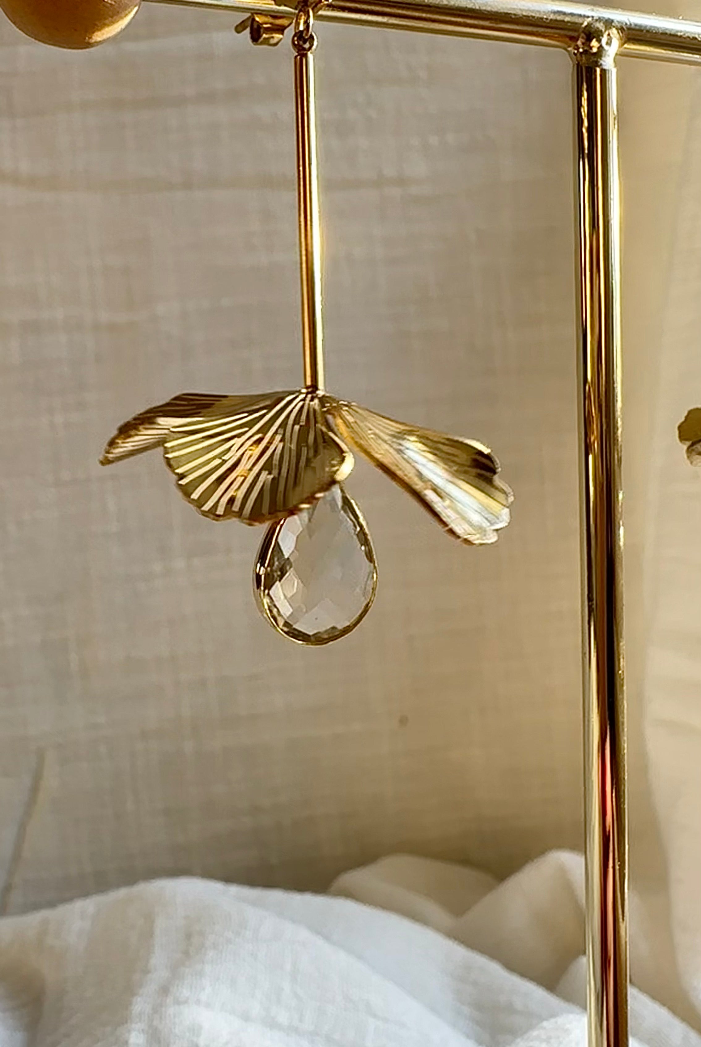 Boucles d'oreilles pendantes Elise Cristal MADEINESTEL