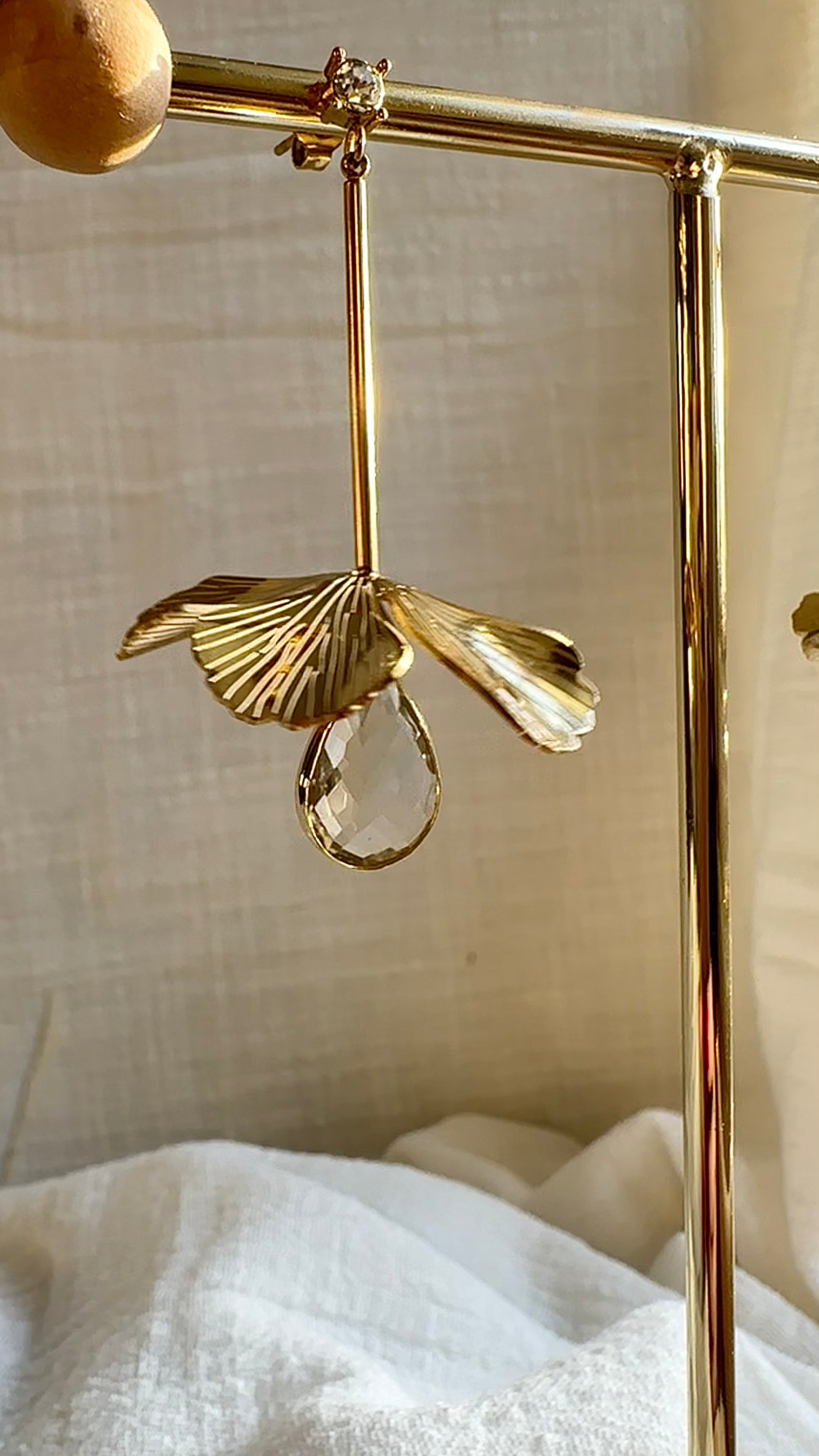 Boucles d'oreilles pendantes Elise Cristal MADEINESTEL