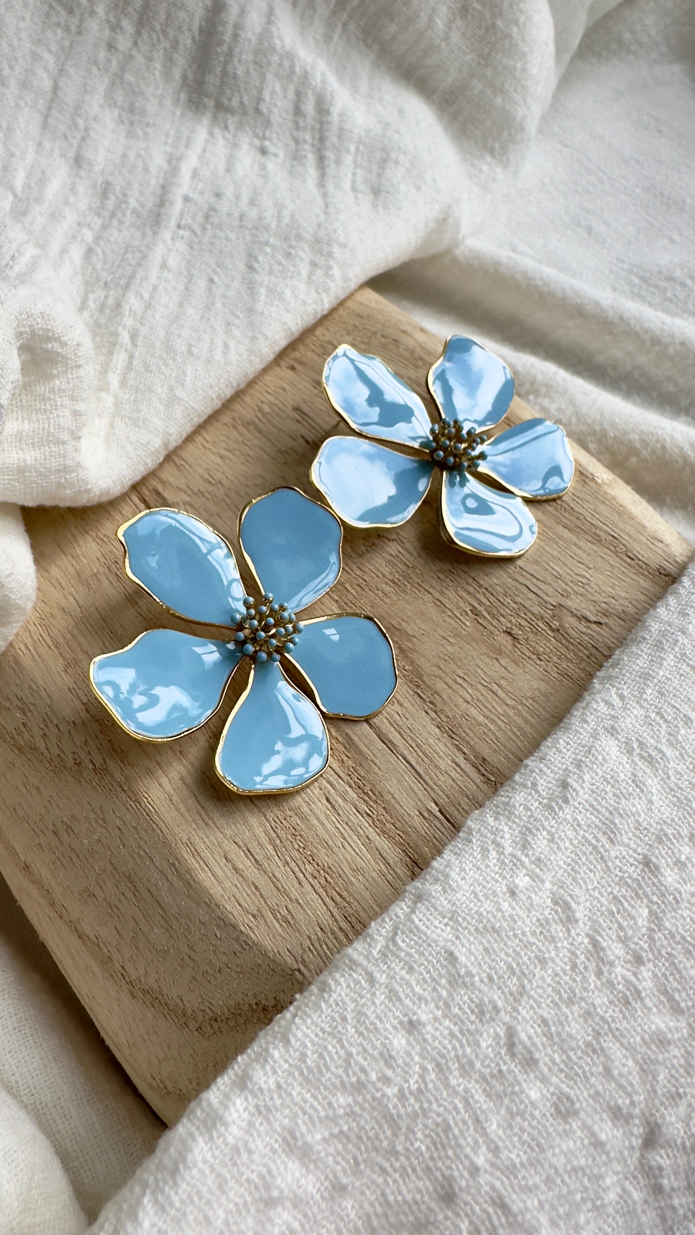 Boucles d'oreilles Flora Bleu pastel MADEINESTEL