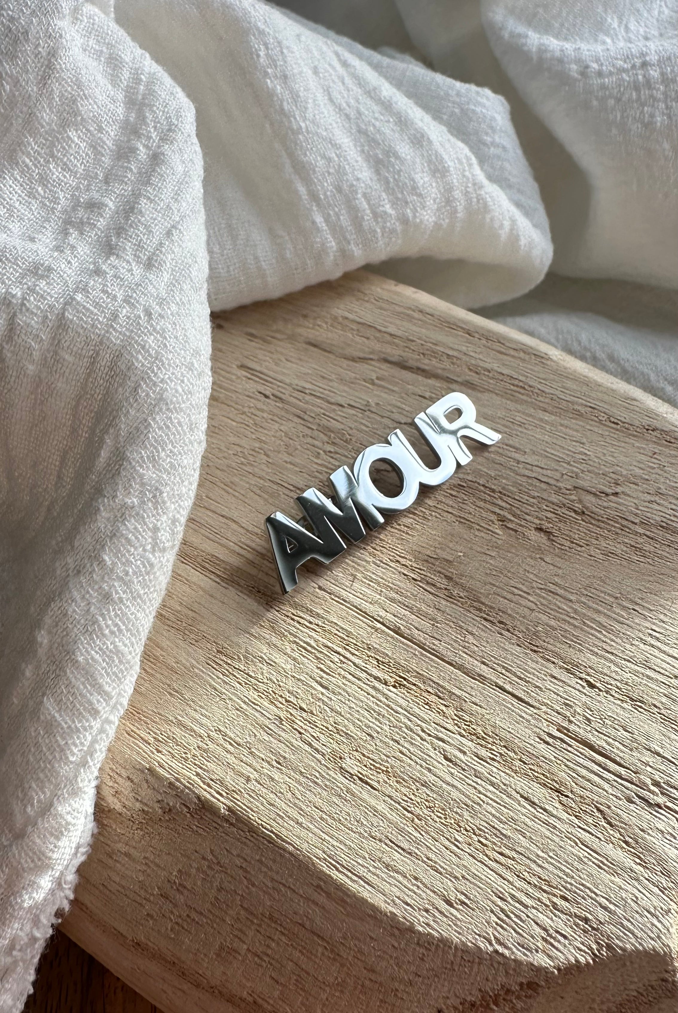 Broche Amour MADEINESTEL