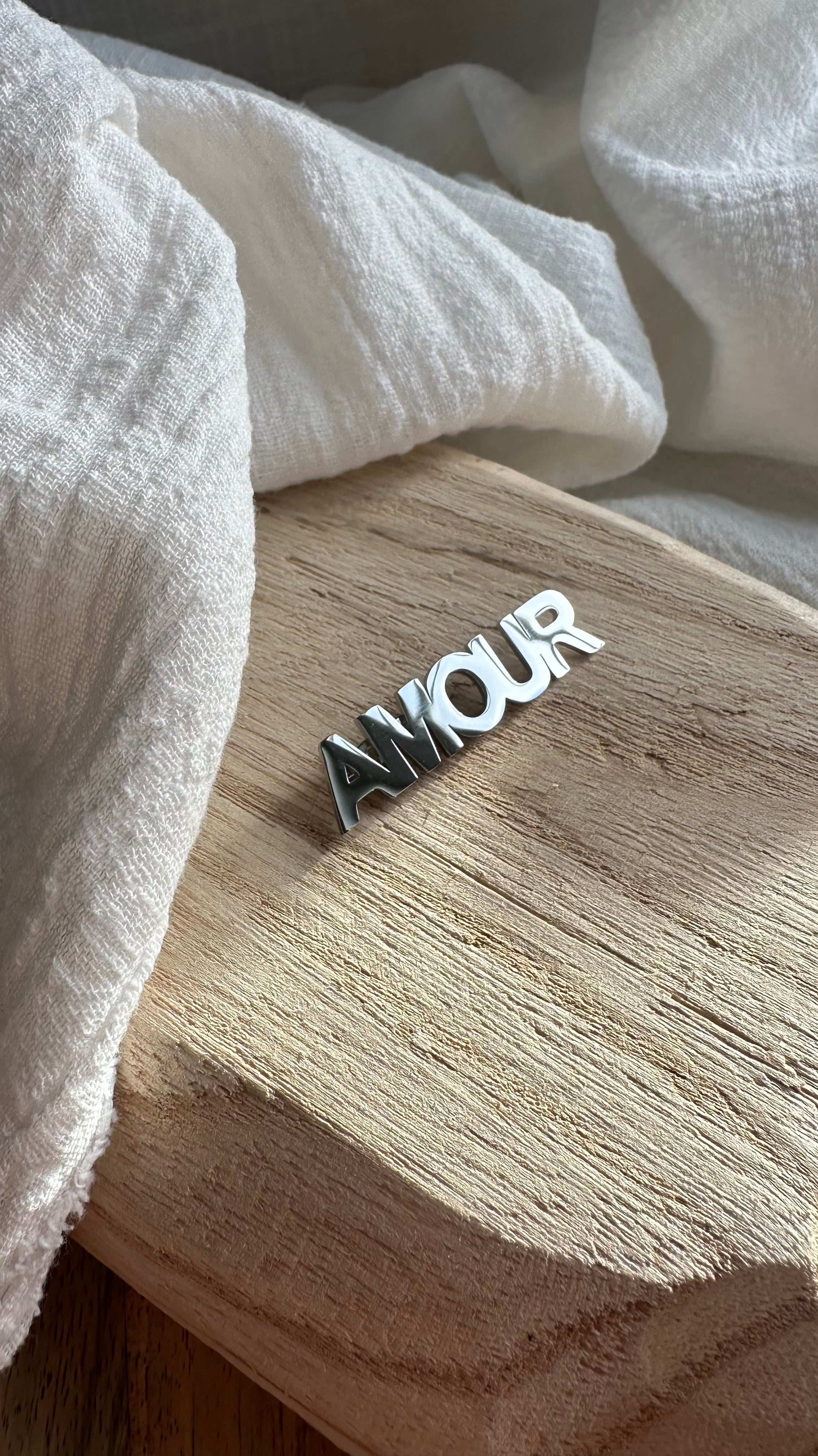 Broche Amour MADEINESTEL