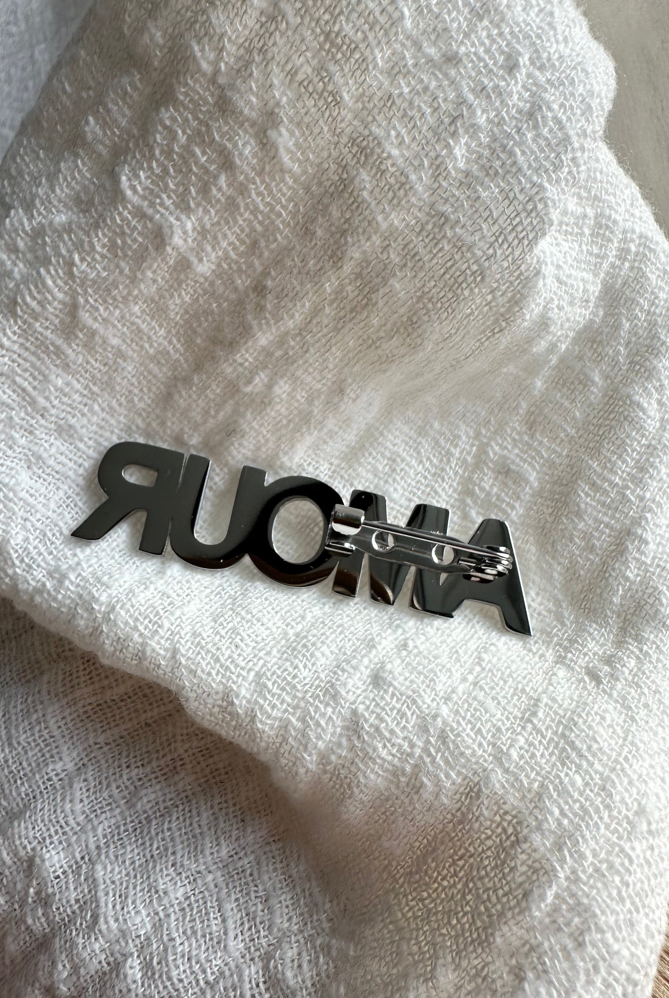 Broche Amour MADEINESTEL