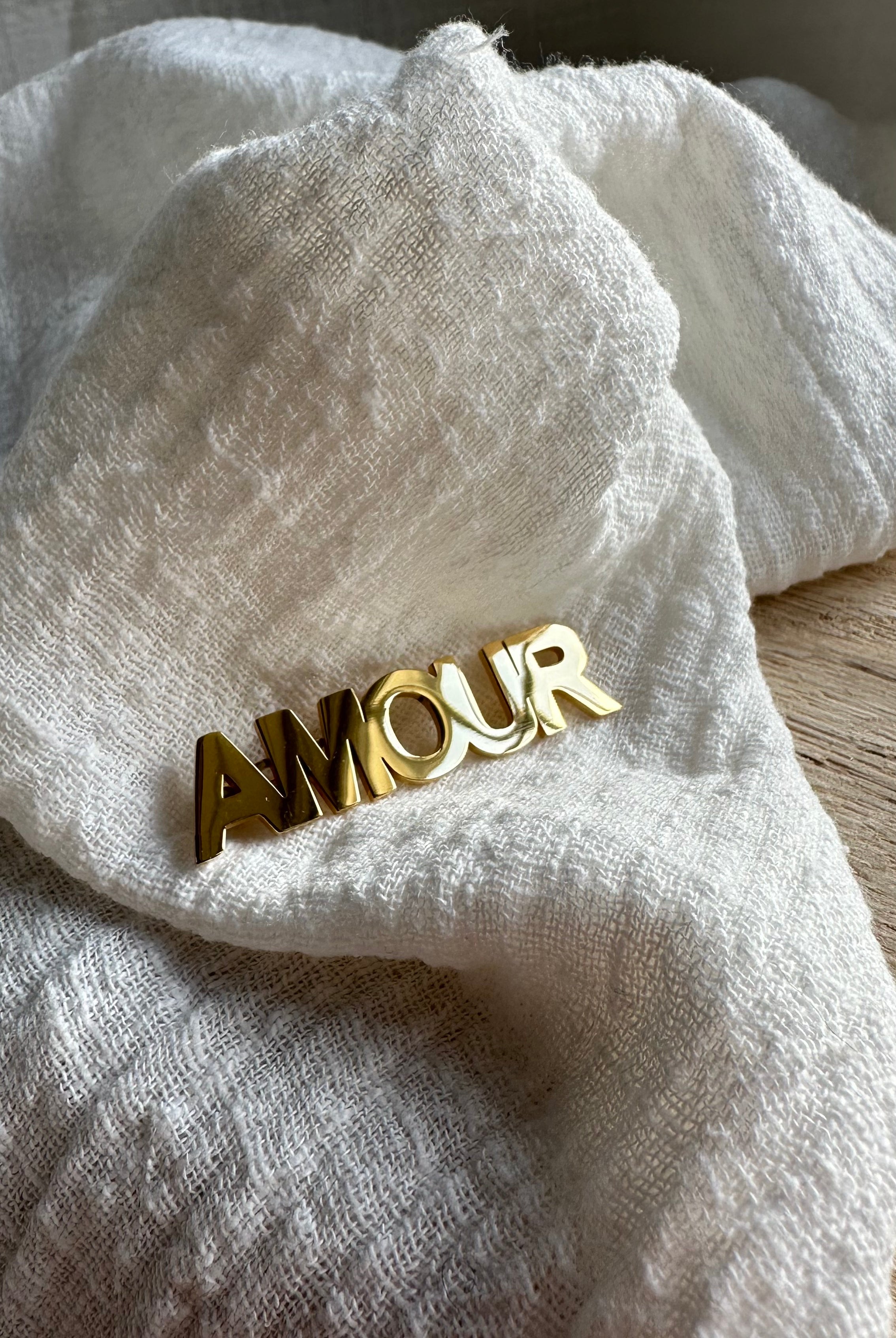 Broche Amour MADEINESTEL