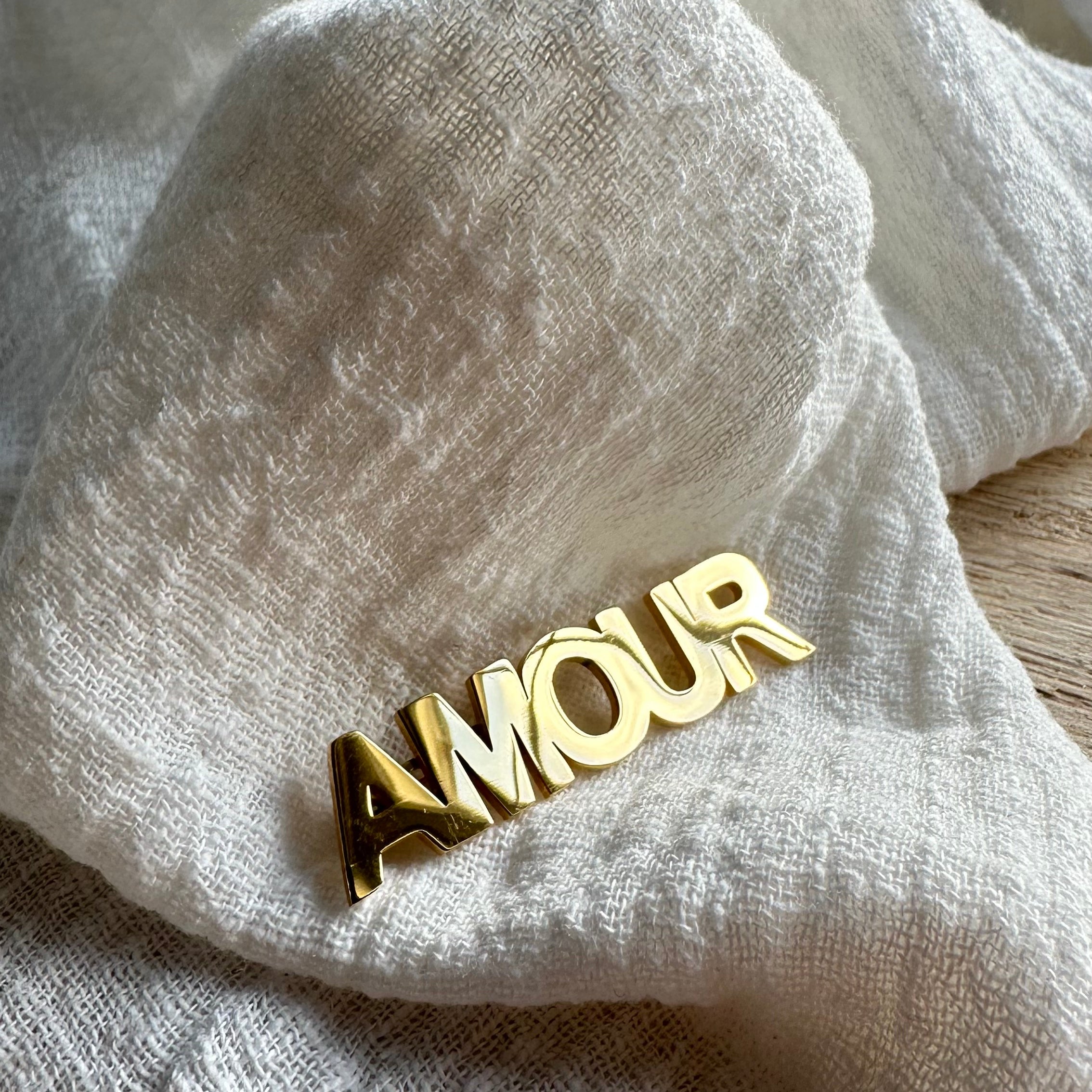 Broche Amour Doré MADEINESTEL