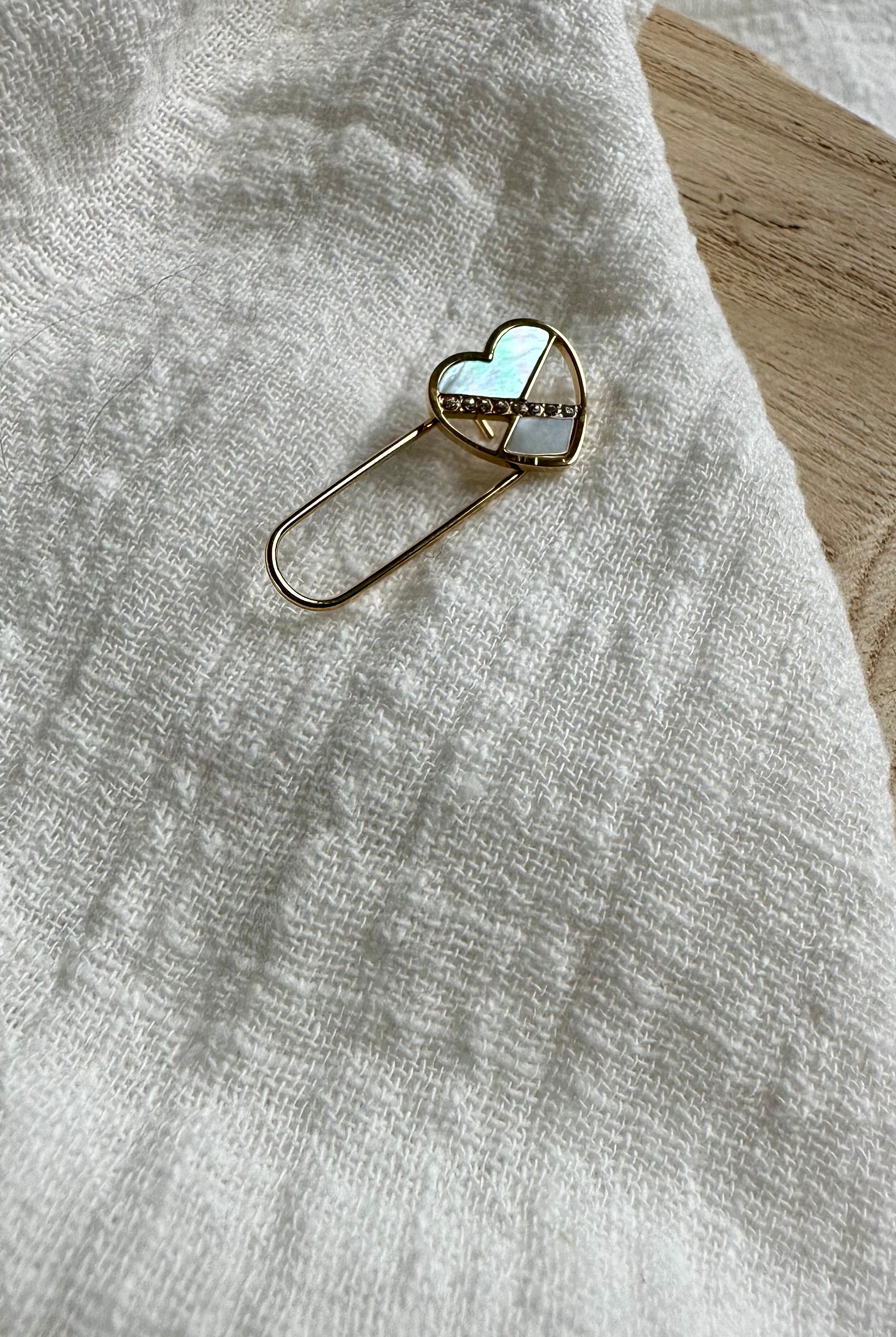 Broche Coeur nacré MADEINESTEL