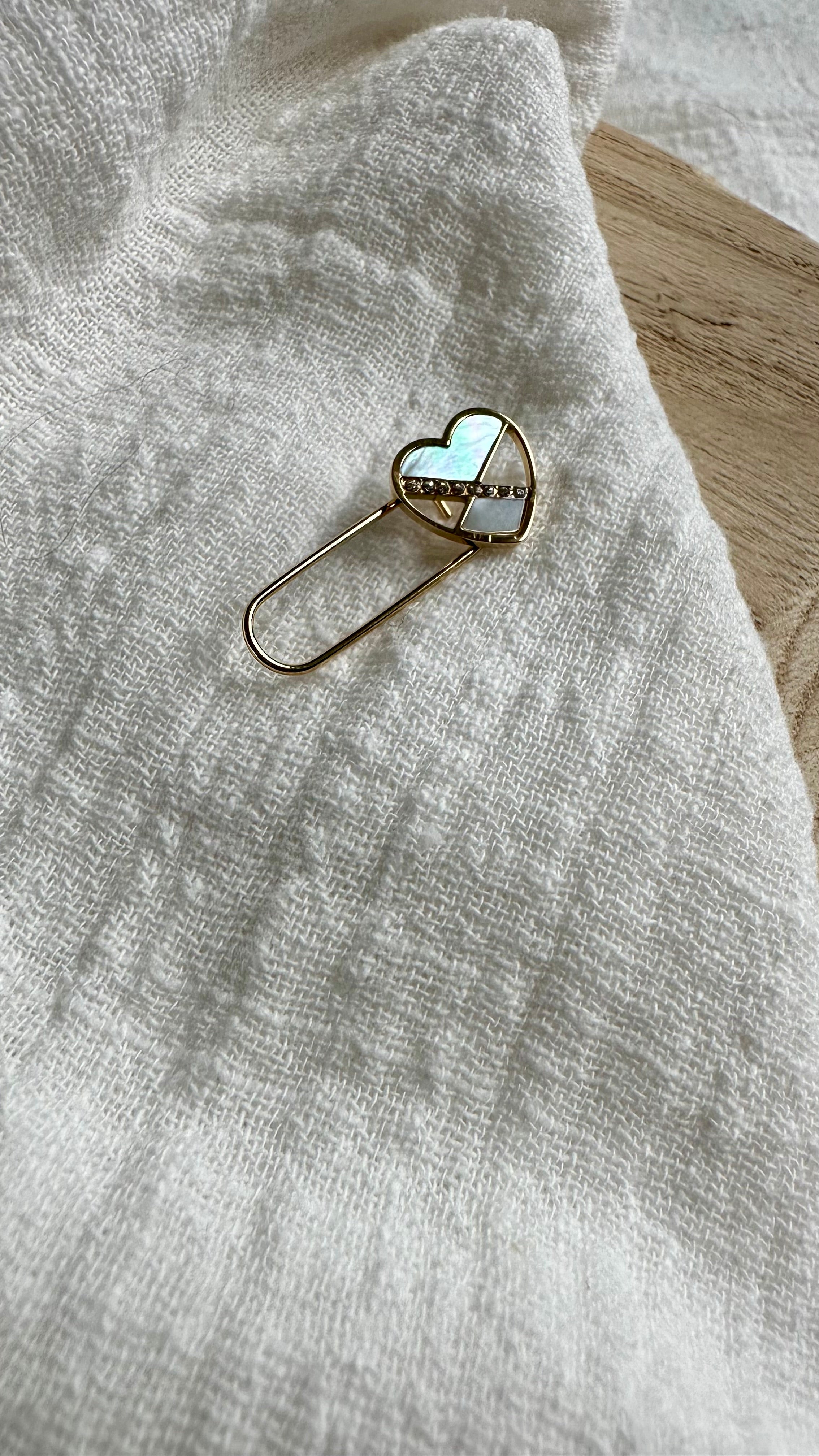 Broche Coeur nacré MADEINESTEL