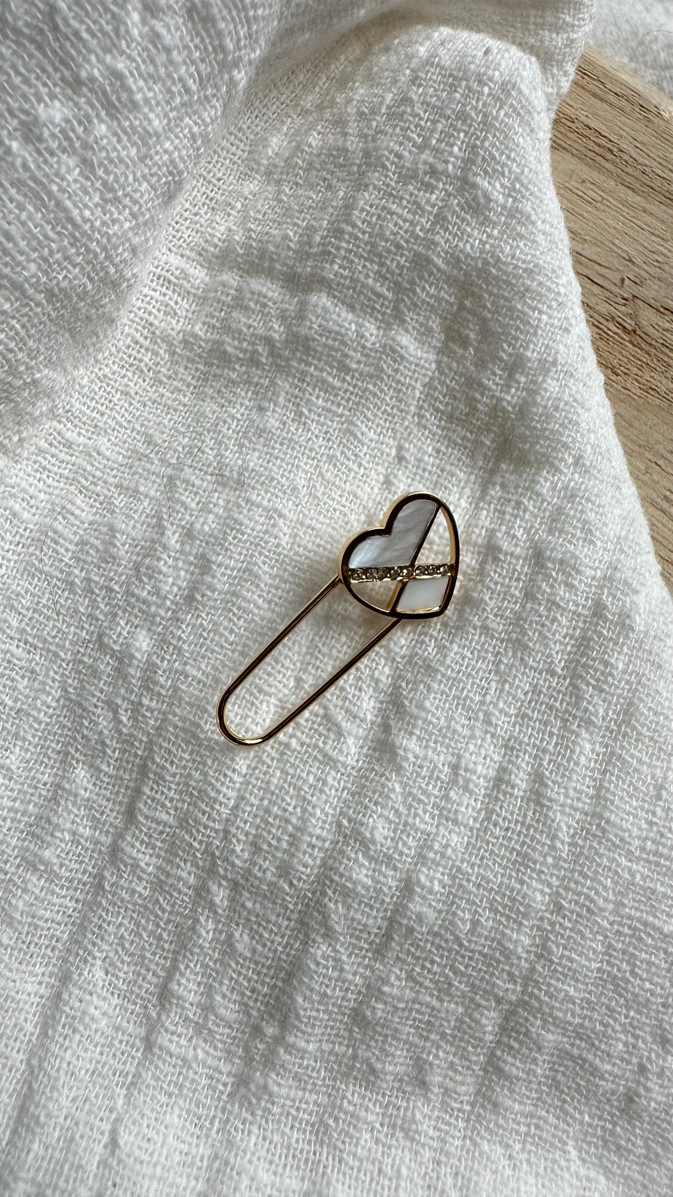 Broche Coeur nacré MADEINESTEL