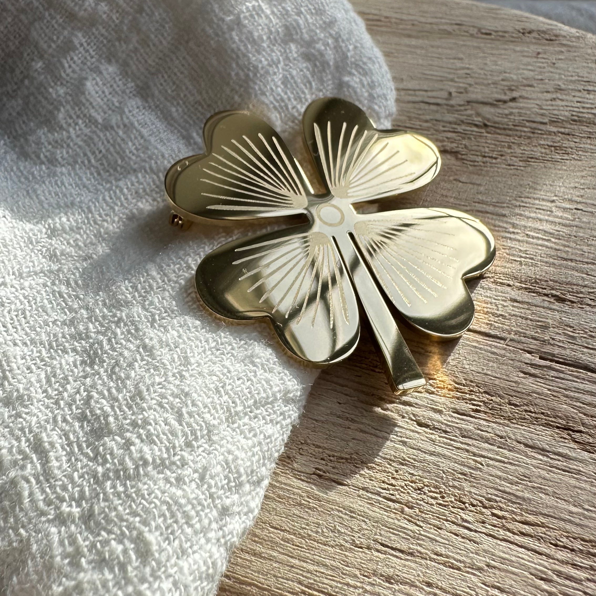 Broche Félicité Doré MADEINESTEL