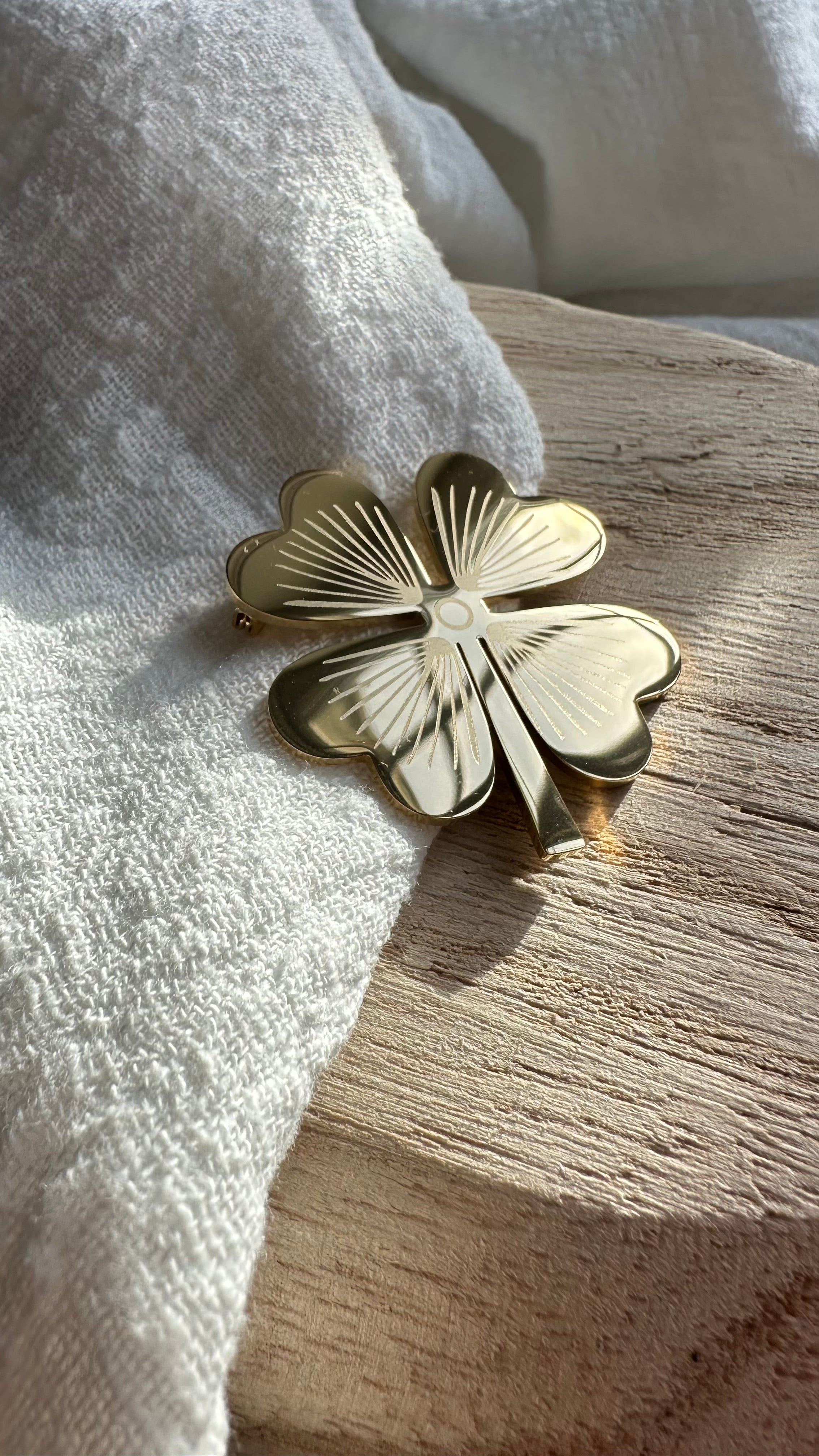 Broche Félicité Doré MADEINESTEL