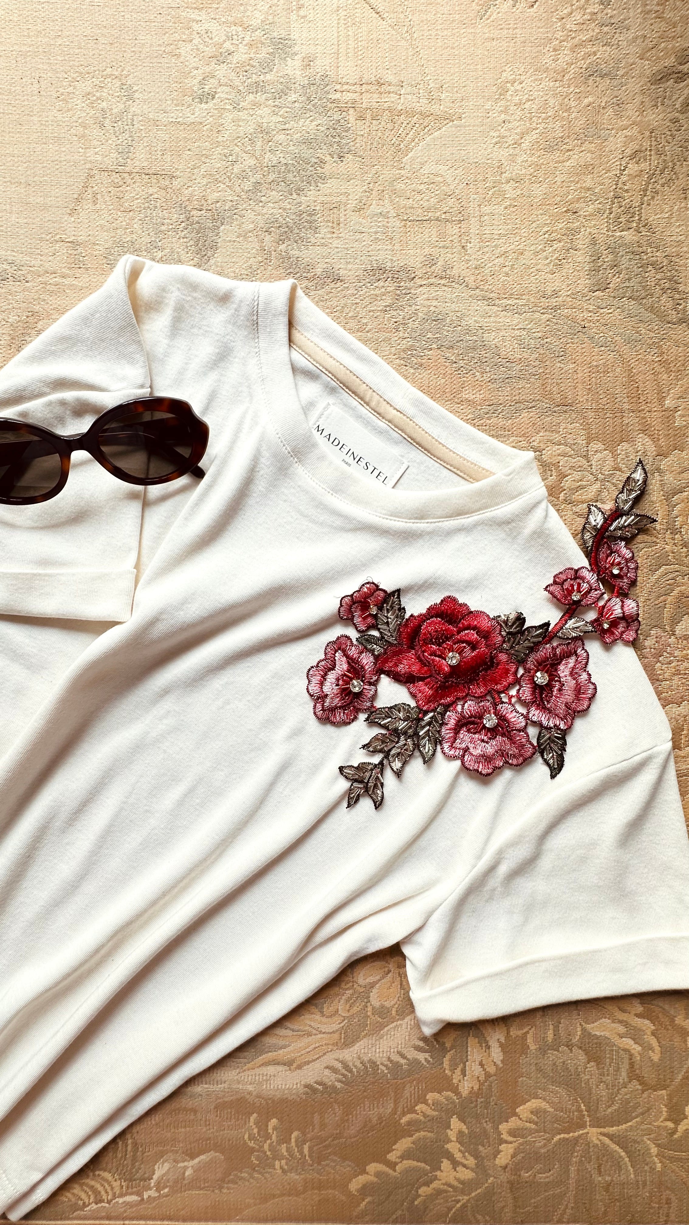 Patch broderie à coudre ou à thermocoller 8 roses perles et strass MADEINESTEL