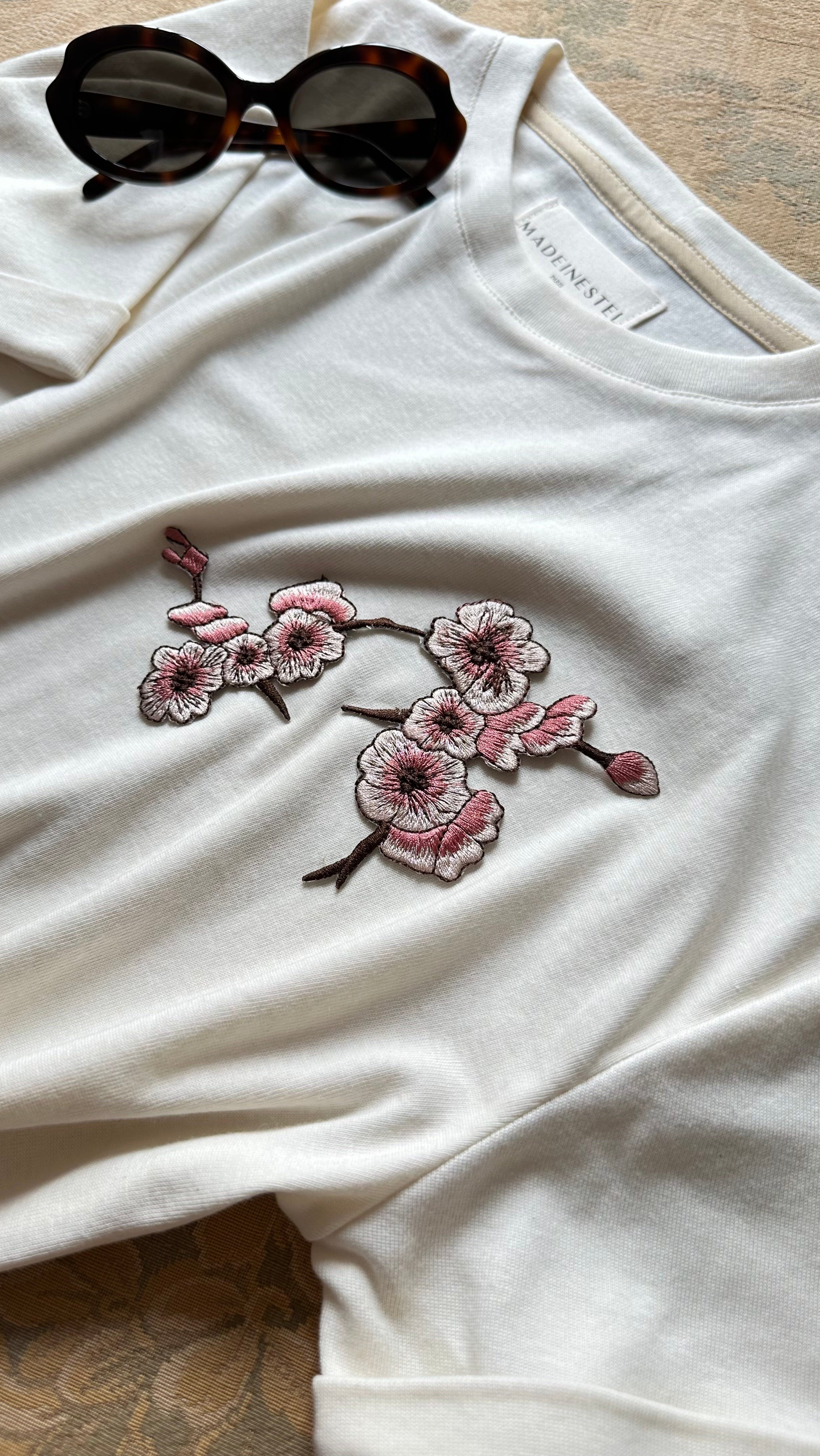 Patch broderie à coudre ou à thermocoller fleurs de cerisier MADEINESTEL