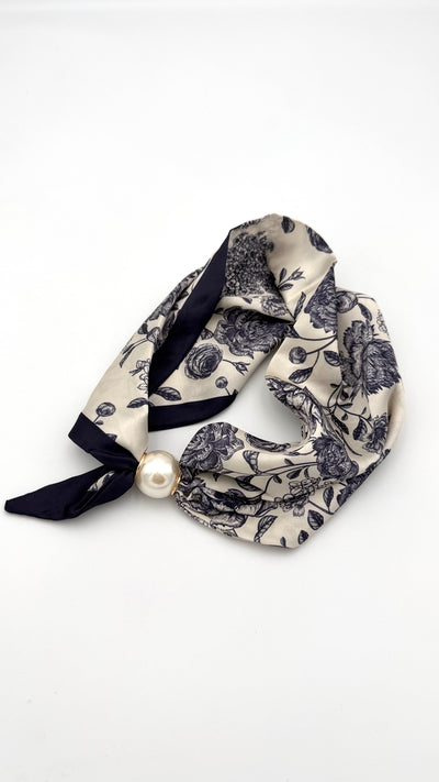 Foulard Audrey motif roses bleues