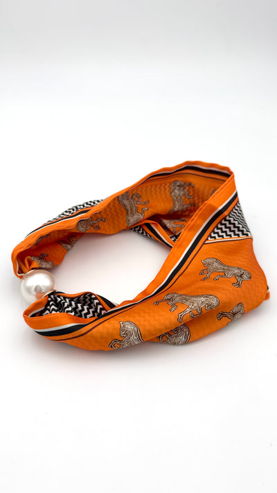 Foulard Audrey orangé motif cheval
