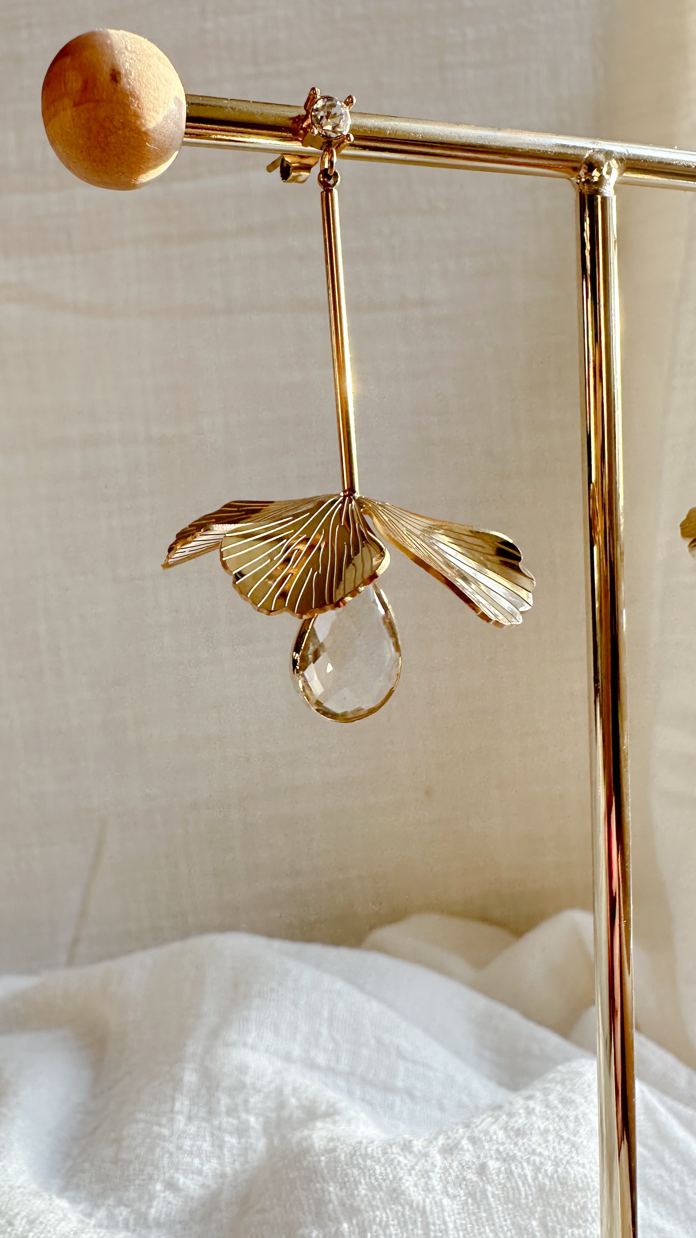 Boucles d'oreilles pendantes Elise Cristal MADEINESTEL