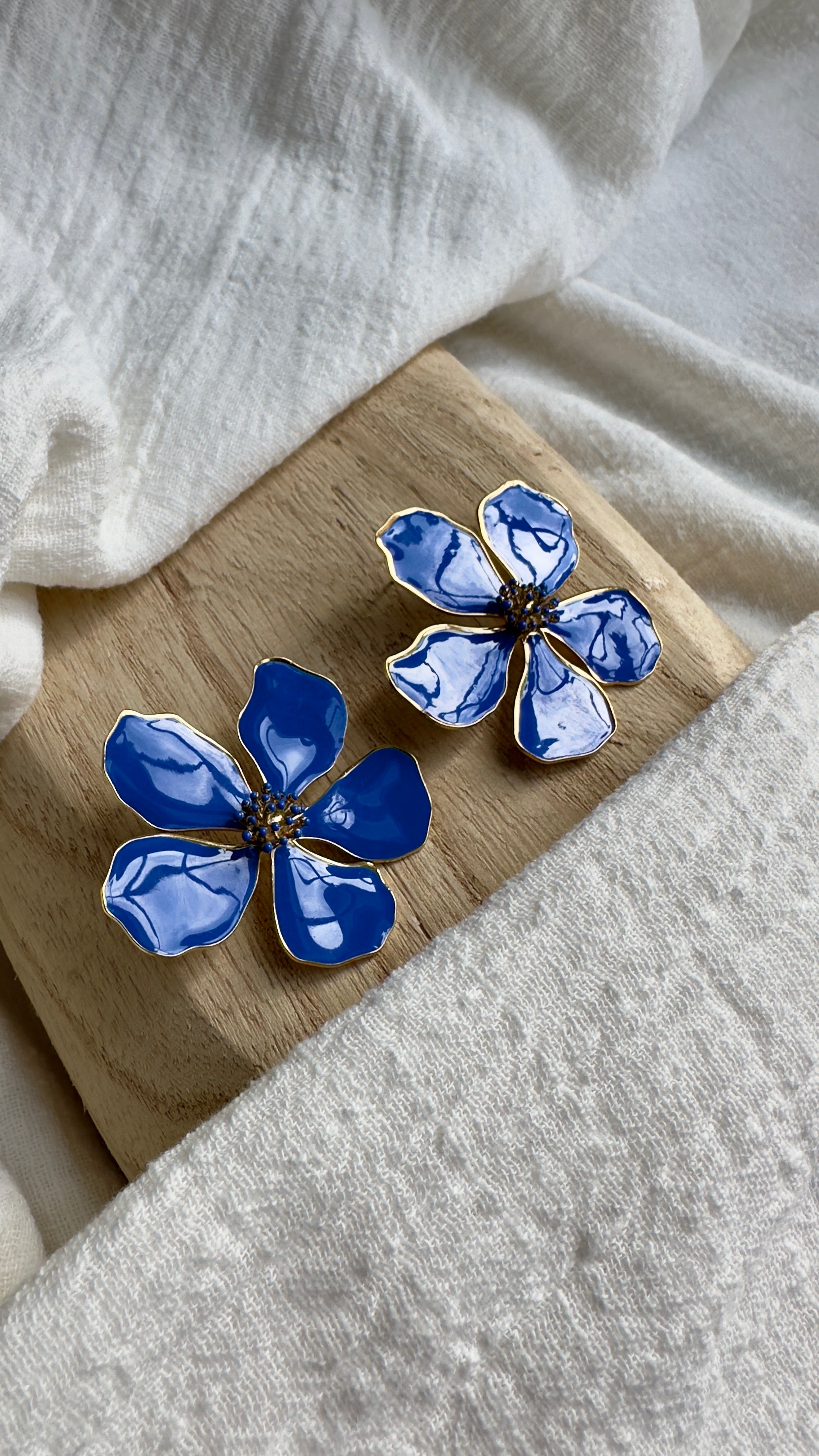Boucles d'oreilles Flora Bleu électrique MADEINESTEL