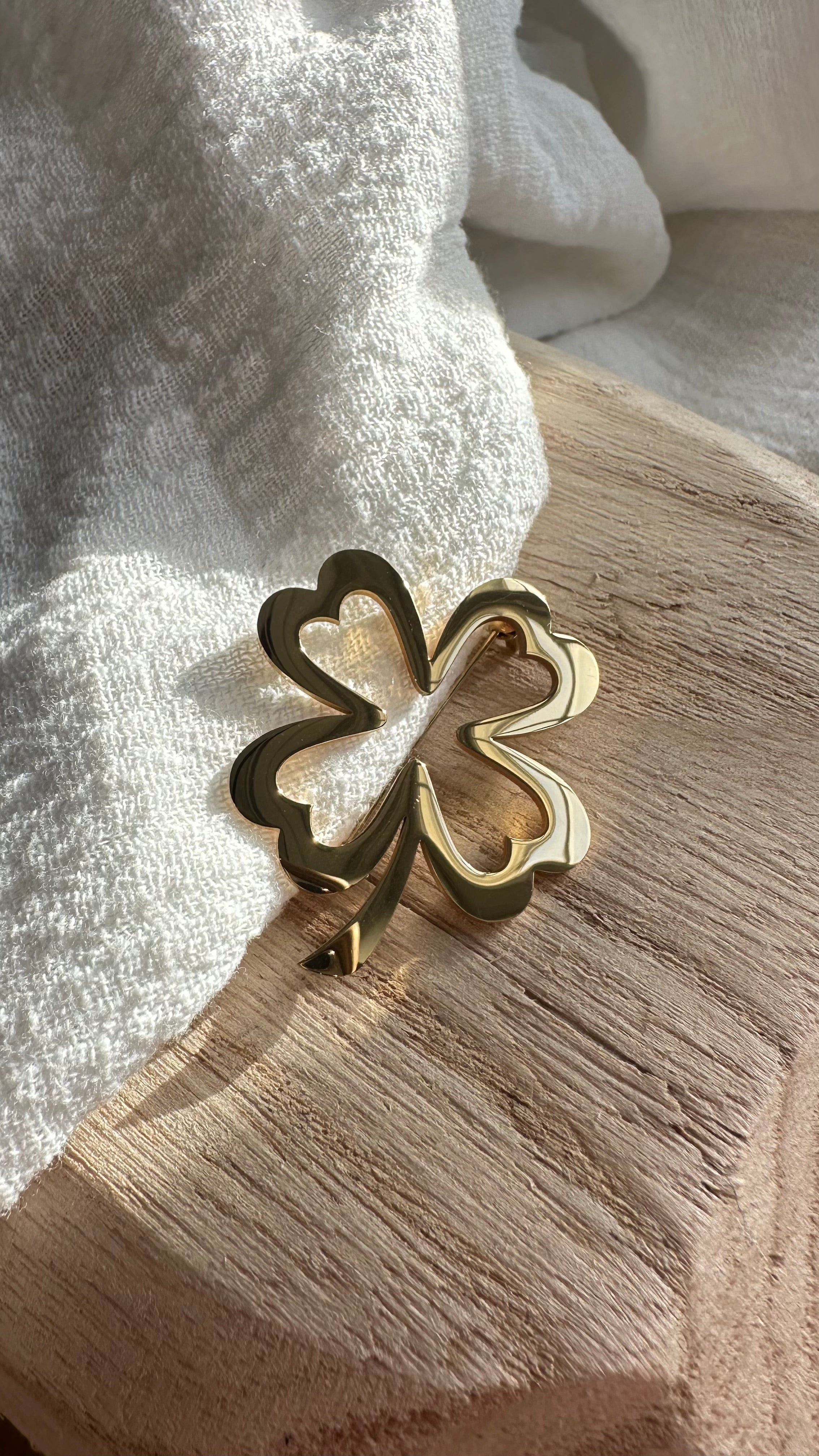 Broche Chloé Doré MADEINESTEL